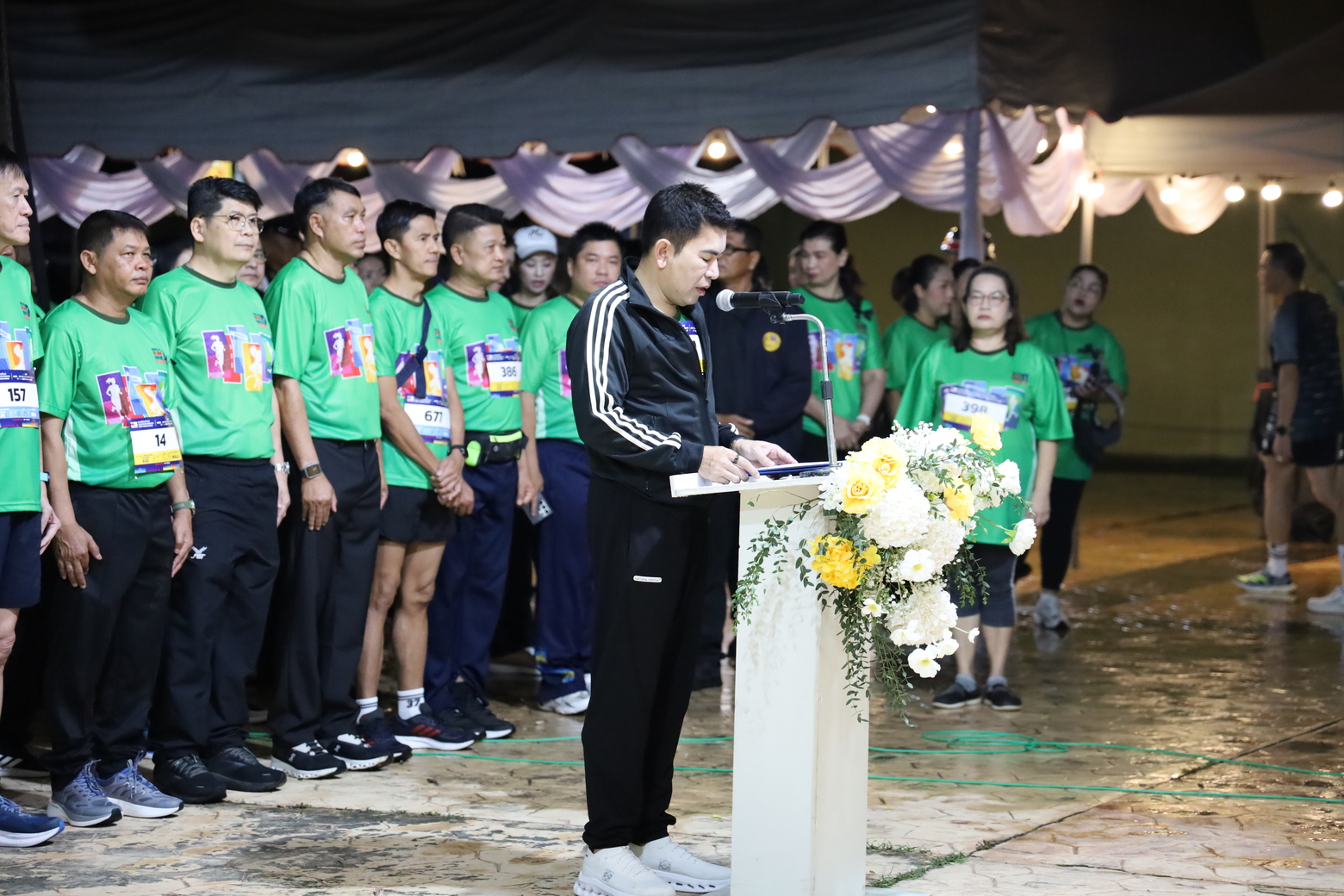 ผู้ว่าราชการจังหวัดกาญจนบุรี นำชาวจังหวัดกาญจนบุรี จำนวนกว่า 3,000 คน ร่วม เดิน วิ่ง ป้องกันอัมพาต ครั้งที่ 11 เฉลิมพระเกียรติ แสดงพลังชวนออกกำลังกายป้องกันอัมพาต &ldquo;ออกกำลังกายเป็นนิสัย ห่างไกลสโตรก&rdquo;